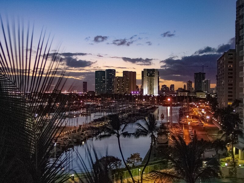 oahu-hawaii-nightlife