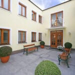 Innenhof-schrag