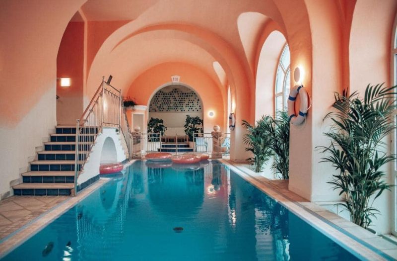 3C4E6A33-9745-4048-B892-51437F9AEB2B