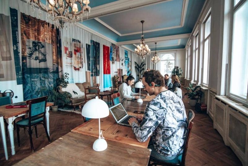 AA2A1B36-9A14-411C-BB91-BED3B182EFFE