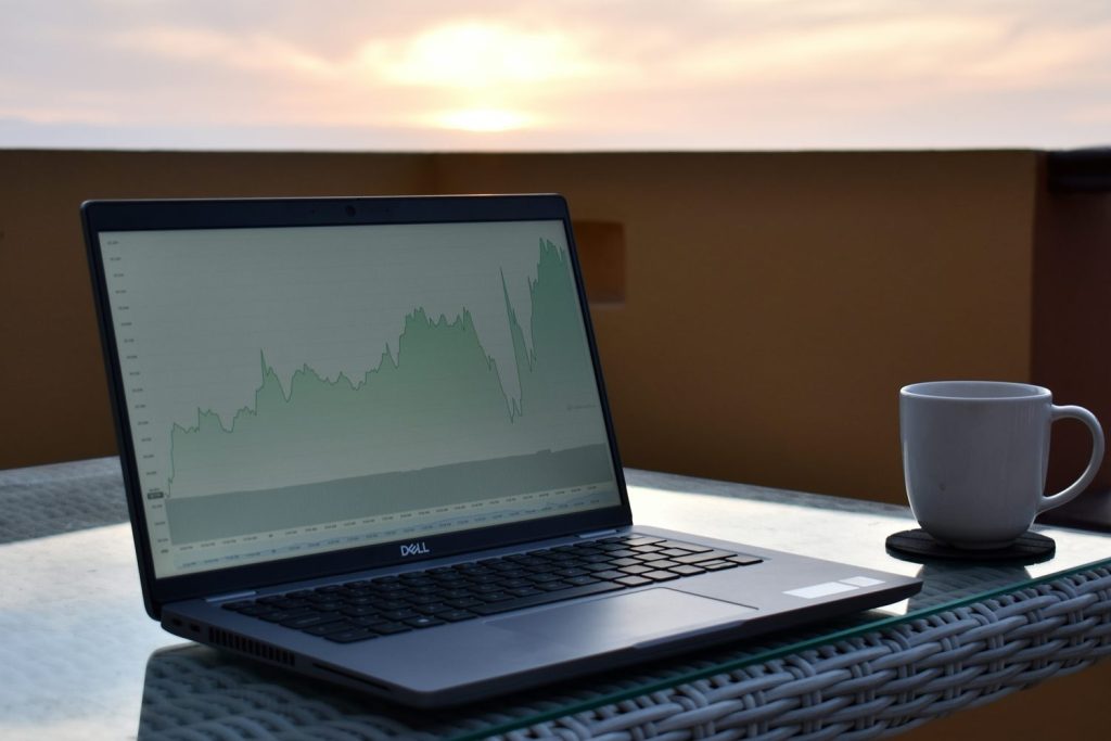 All things considered, the Dell XPS 14 Plus (2025) delivers on its promise of combining premium design, solid performance, and portability. In fact, not only does it handle everyday tasks with ease and supports light creative work, but it also looks great while doing it!